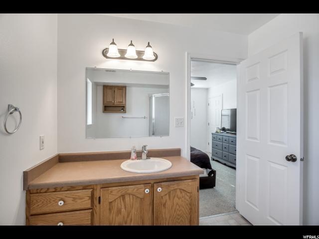 Building Photo - 595 E 300 N