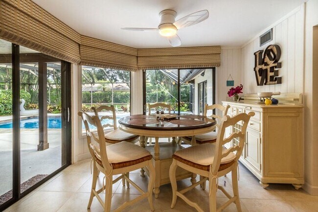 Foto del edificio - 2903 Banyan Blvd Cir NW