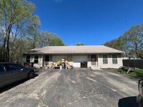 Building Photo - 1574-1576 Crescent Dr
