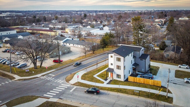 Foto del edificio - 601 E Miller Dr