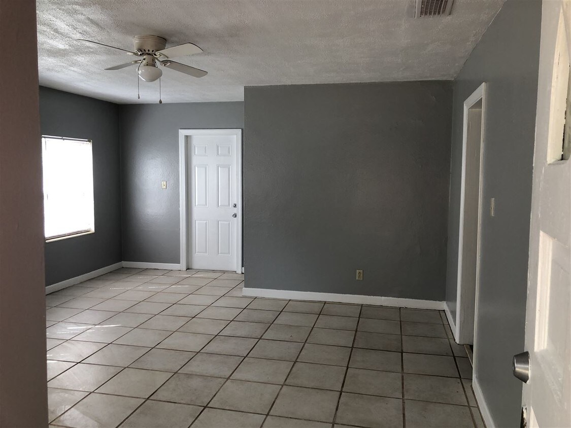 Foto principal - 434 Hillcrest St