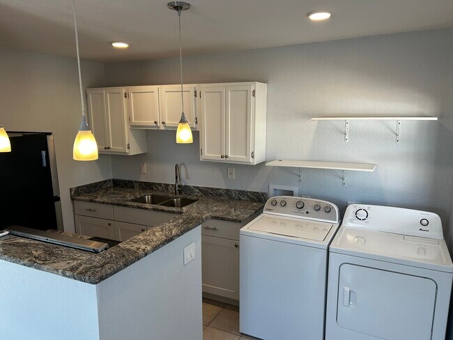 Building Photo - 14018 E Parsley Dr