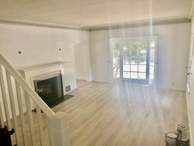 Fotografía del edificio - 10461 Ashton Ave