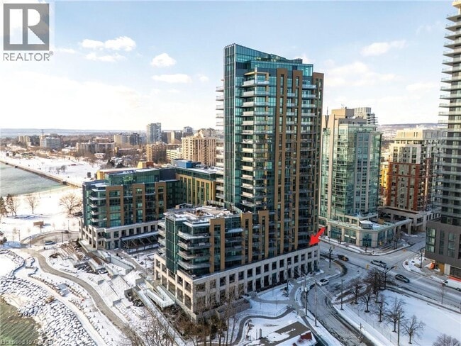 Building Photo - 2060 Lakeshore Rd.