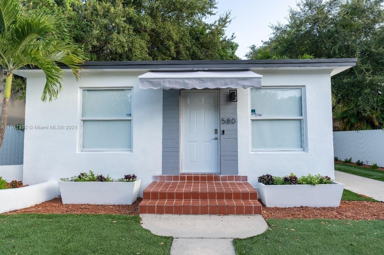 Primary Photo - 580 NW 50th St