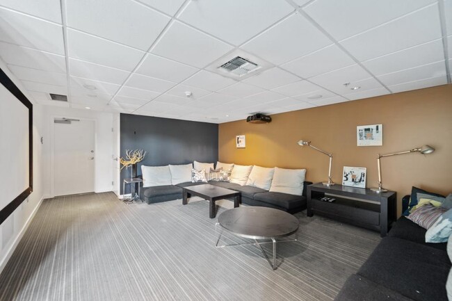 Building Photo - Lumen condominiums - 1 bedroom