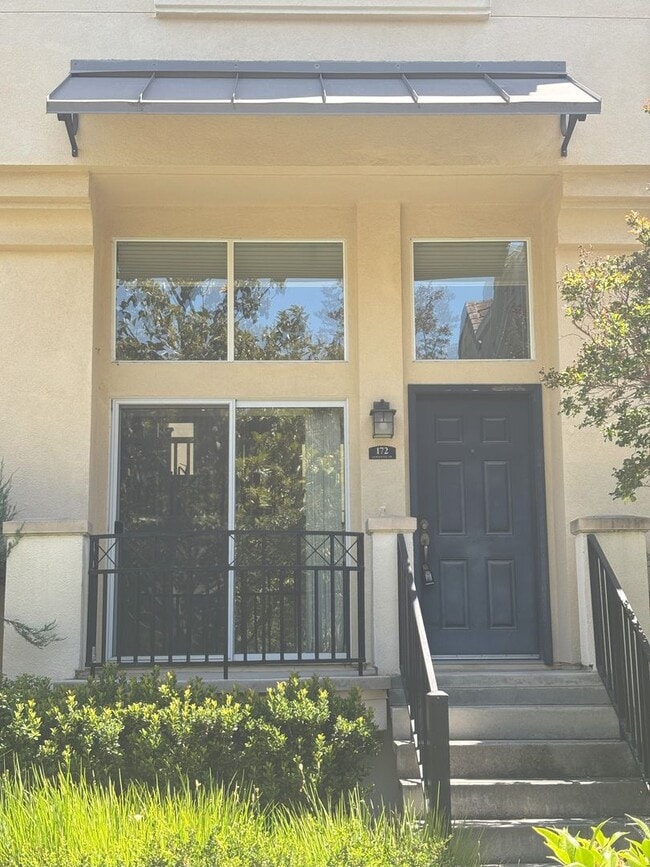Building Photo - 3 Bedroom 2.5 Home in Whisman Station clos...