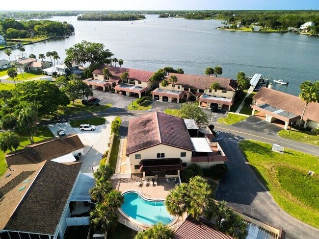 Building Photo - Casa Rio Waterfront Condominium