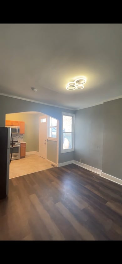 Primary Photo - 1229 Derry St