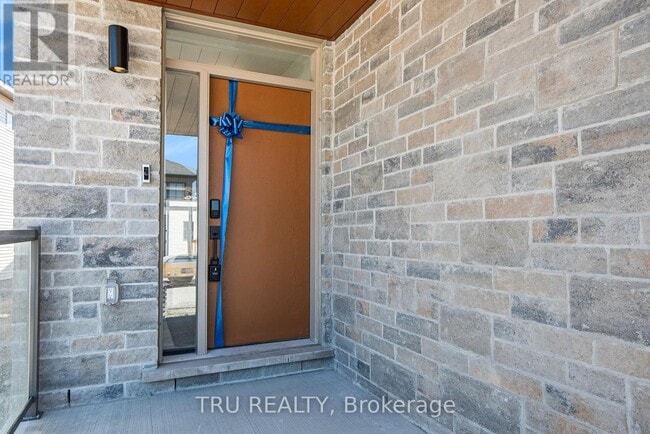 Building Photo - 813 Crossgate St