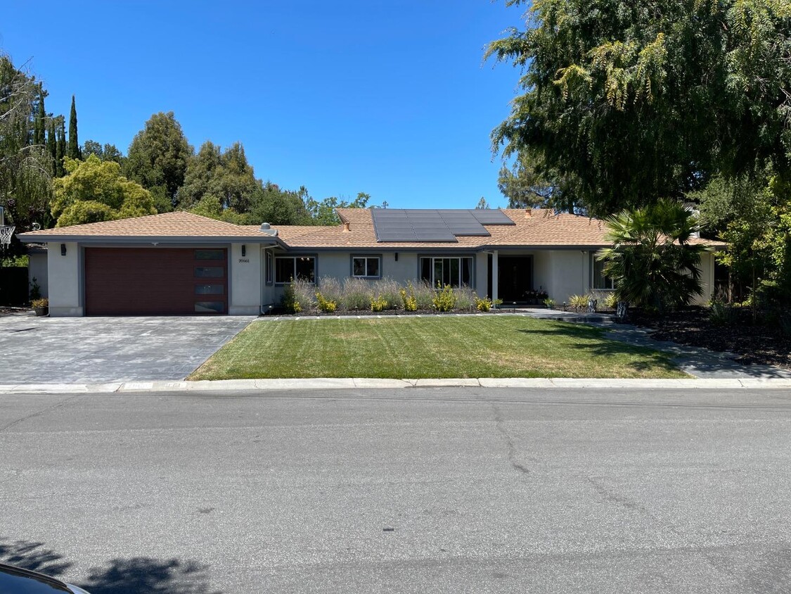 Primary Photo - 20661 Carniel Ave