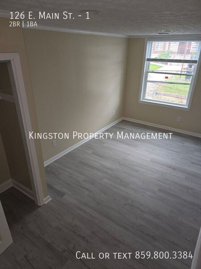 Foto del edificio - 126 E Main St