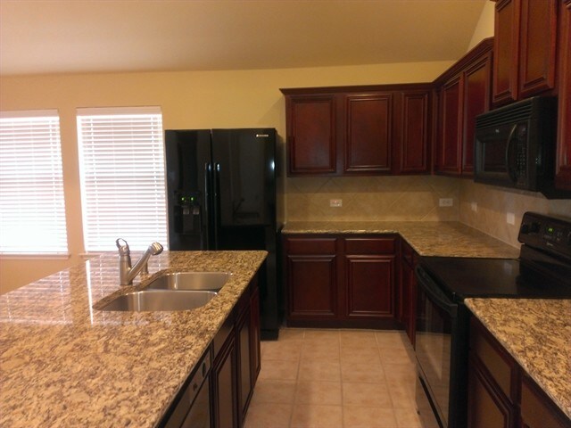 Building Photo - 5004 Birchwood Dr