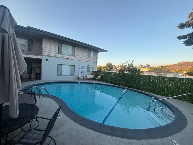 Foto del edificio - 8866 Donna Jean Ln