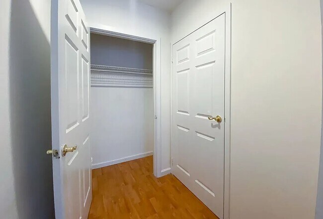 Foto del edificio - 347 Pleasant Avenue
