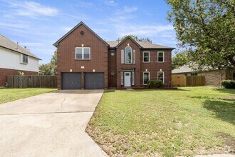 Building Photo - 410 Steeplechase Dr