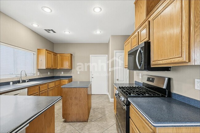 Foto del edificio - 3387 Antique Rose Dr