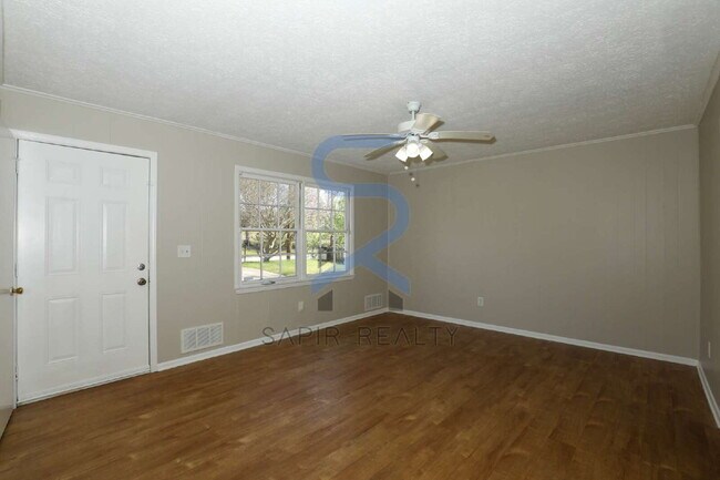 Foto del edificio - Live Near History – 3BR Gem in Jonesboro’s Iconic Area