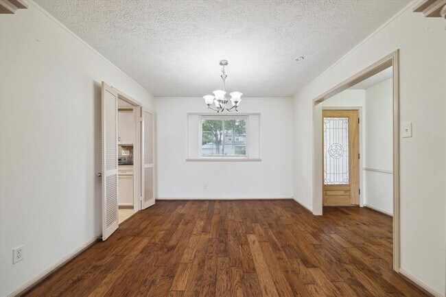 Foto del edificio - 22223 Prince George St