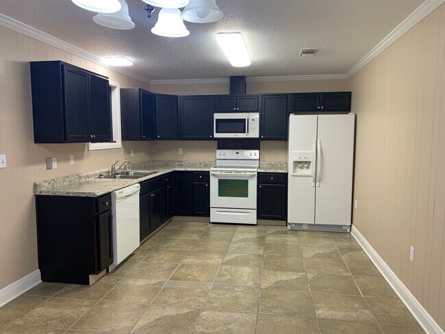 Foto del edificio - 30860 Strawberry Ln