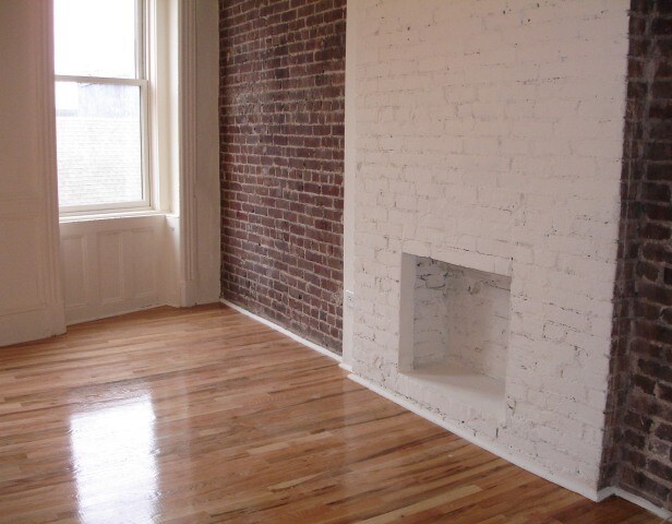 Primary Photo - 257 W 10th St