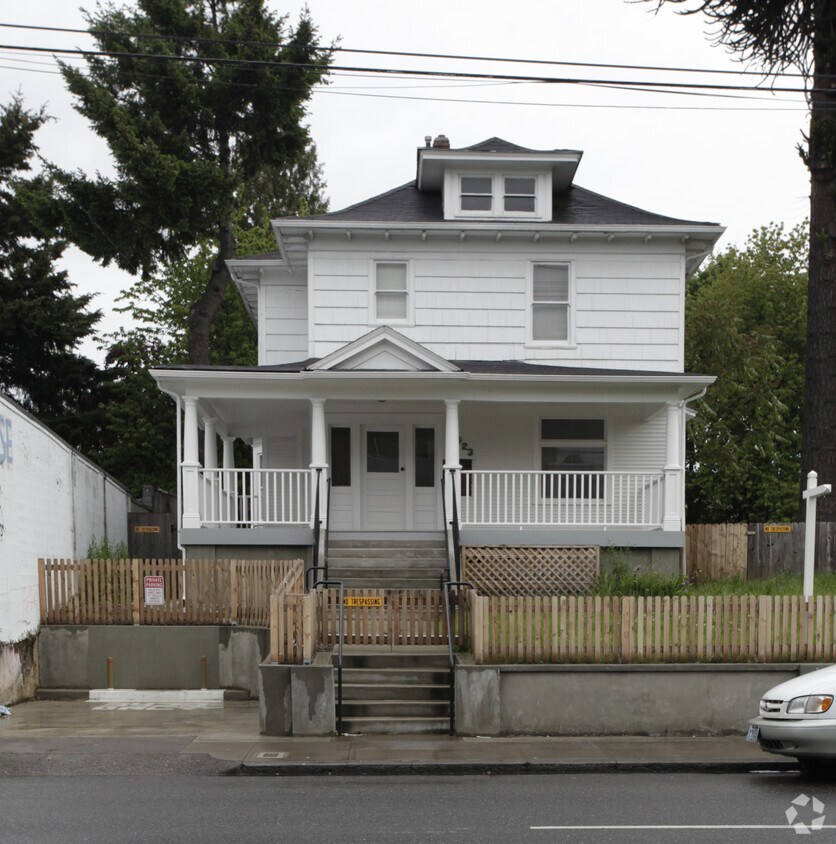 Primary Photo - Hawthorne Four-Plex