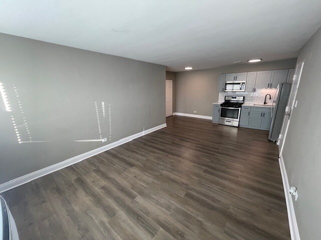 Foto del edificio - Dryden Homes- 1-21 N Dryden Pl