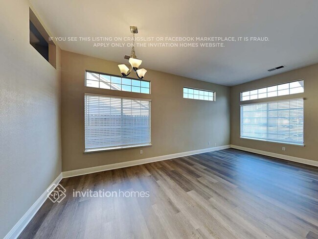 Building Photo - 1633 Northwood Dr