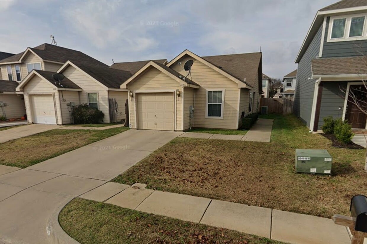 Primary Photo - Adorable 2 bed, 2 bath home in Everman ISD