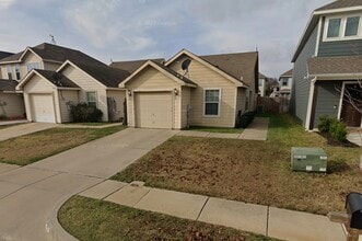 Building Photo - 10716 Wild Oak Dr