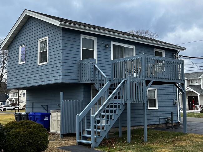 Building Photo - 13 Indian Neck Ave