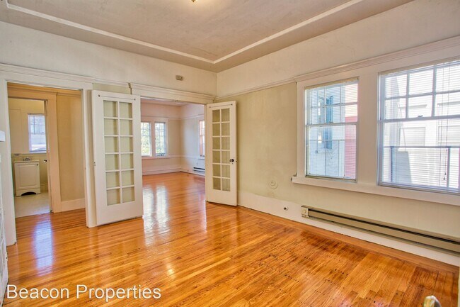 Foto del edificio - 742 Rand Ave