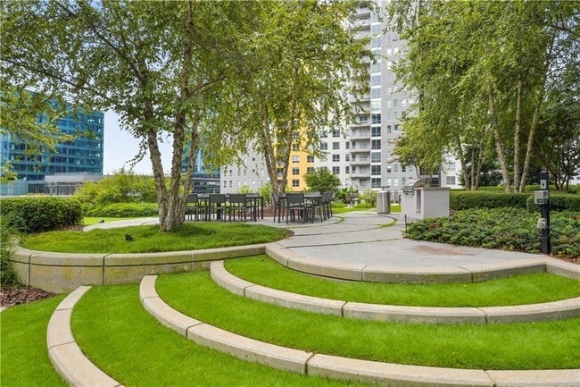 Foto del edificio - 44 Peachtree Pl NW