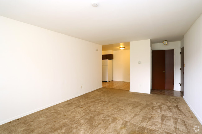 1HAB, 1BA - Sala de estar - St. Charles Place Apartments