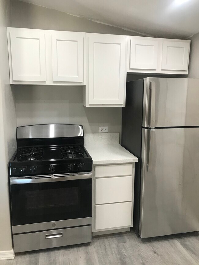 Building Photo - 3539 S 8th Ave