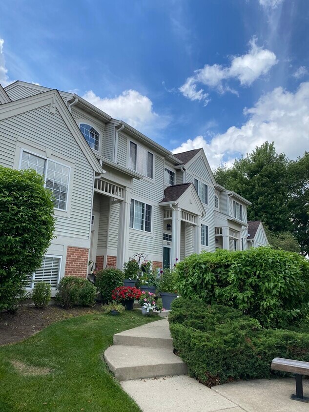 Foto principal - 312 New Haven Dr
