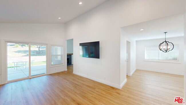 Building Photo - 1234 San Como Ln