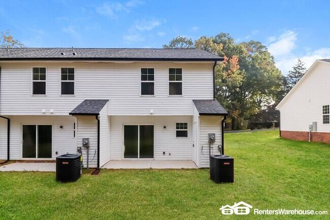 Building Photo - Newly built 3 bedroom 2.5 bath townhouse