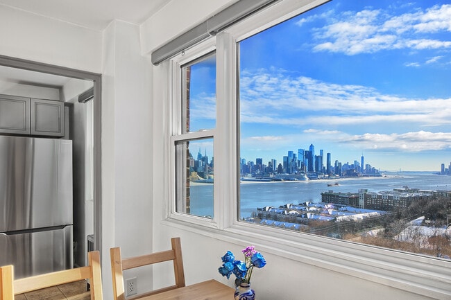 Foto del edificio - 6515 Boulevard E