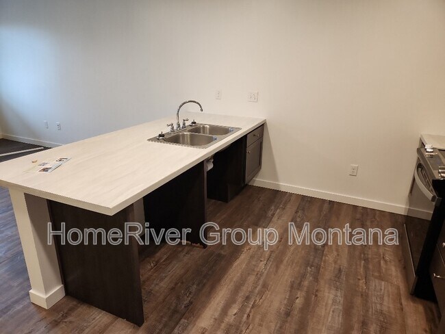 Foto del edificio - 1365 Rodgers St