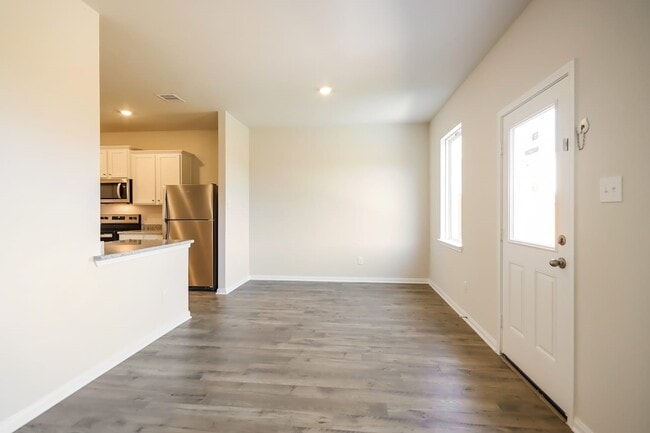 Building Photo - 8215 Burnt Orchid Dr