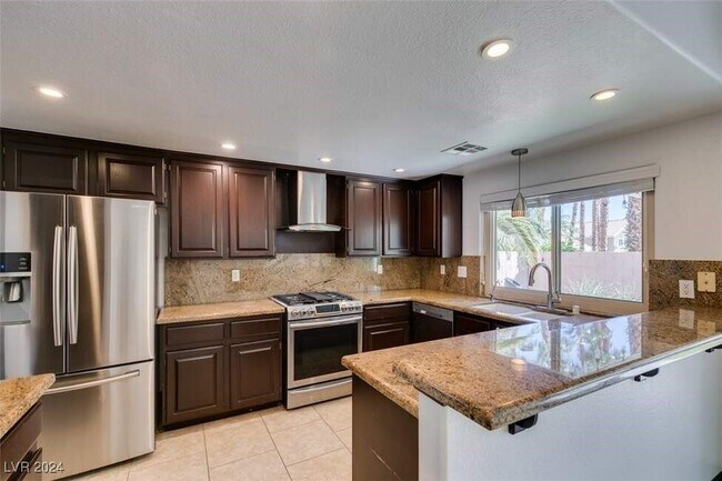 Foto del edificio - 240 Honeywood St