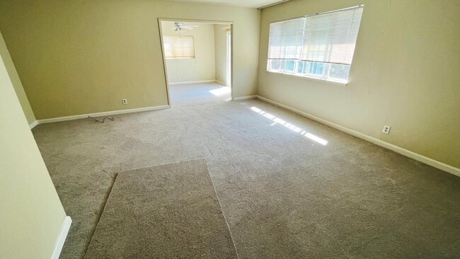 Building Photo - 10460 Davison Ave