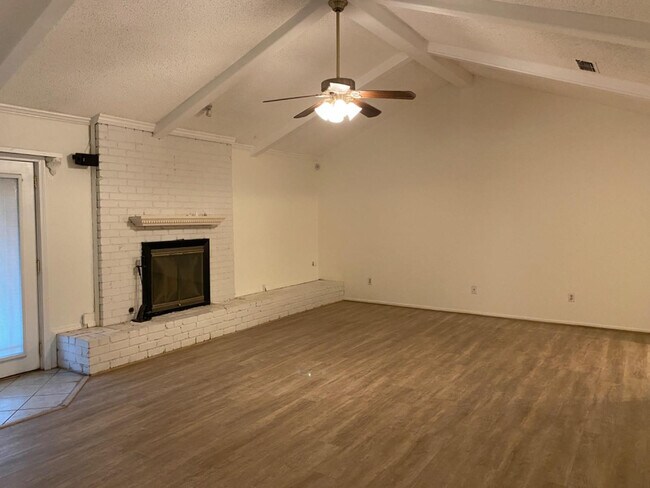 Foto del edificio - 5705 Emory St
