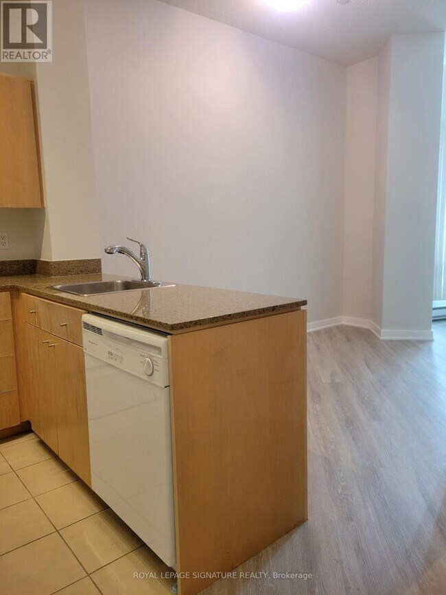 Photo du bâtiment - 361 Front St W