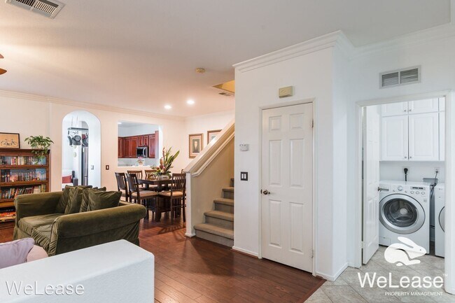 Building Photo - 4 br, 2.5 bath House - 4456 Brisbane Way #5