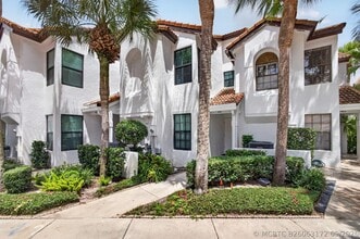 Building Photo - 2339 Treasure Isle Dr