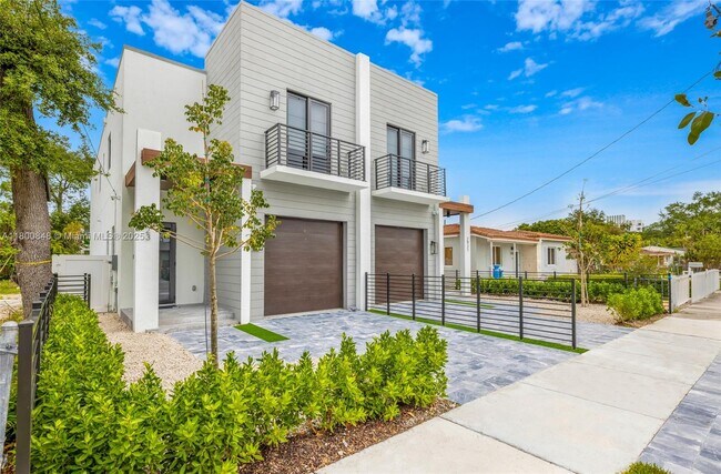 Foto del edificio - 2921 SW 26th St