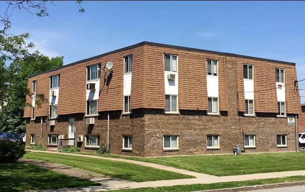 Foto principal - LaSalle West Apartments