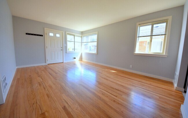 Building Photo - Ballard Four Plex
